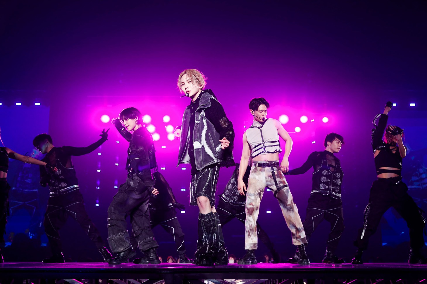 SHINee（撮影：石井亜希［田中聖太郎写真事務所］）