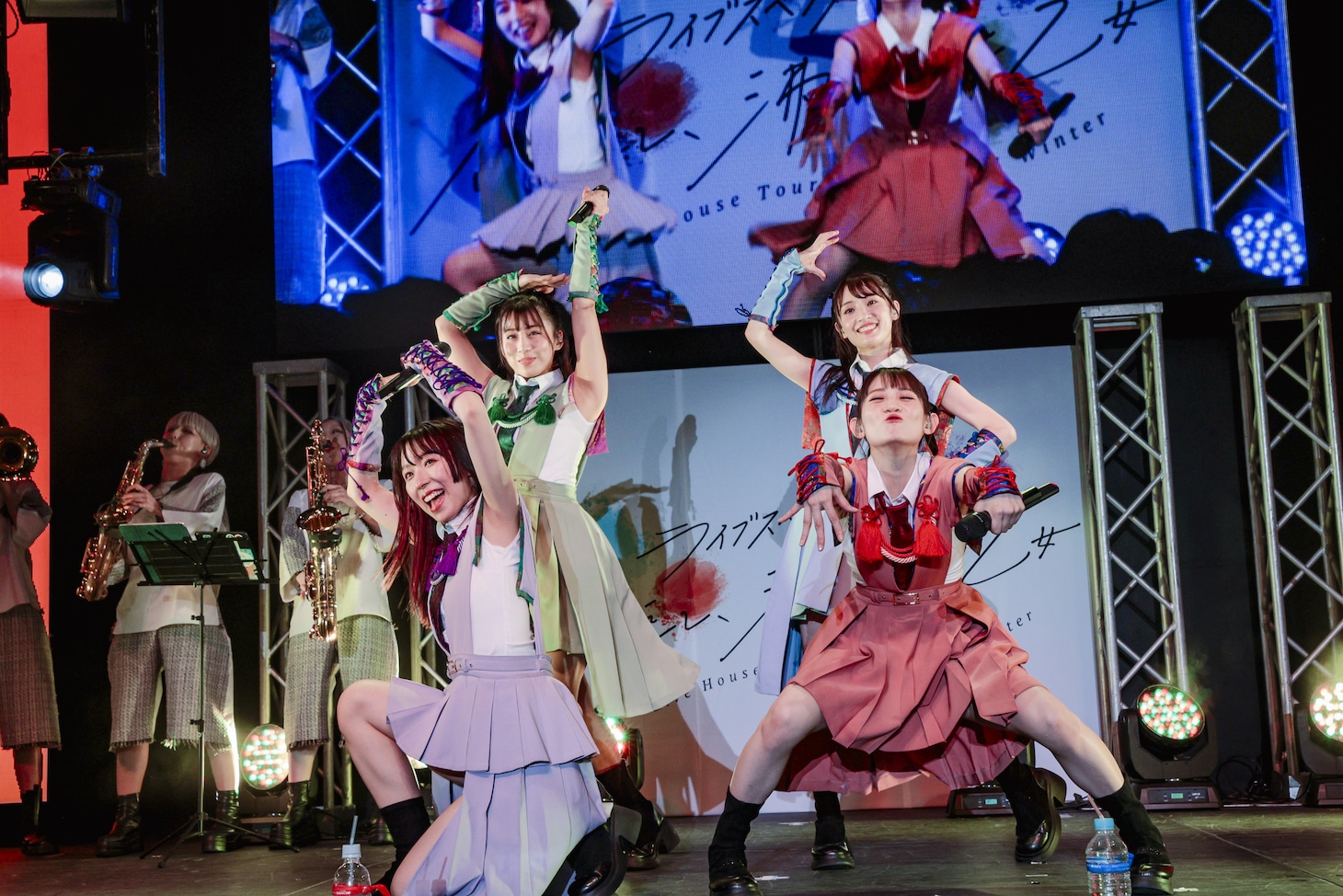 TEAM SHACHI「ライブハウスツアー2023-2024 WINTER～ライブスペクタクル！命短し、沸かせよ乙女～」東京公演の様子。（撮影：ヨシモリユウナ）