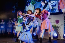 TEAM SHACHI「ライブハウスツアー2023-2024 WINTER～ライブスペクタクル！命短し、沸かせよ乙女～」東京公演の様子。（撮影：ヨシモリユウナ）