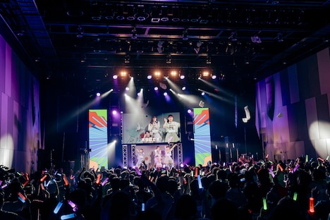 アンコールで「沸き曲」を披露するTEAM SHACHI。（撮影：ヨシモリユウナ）