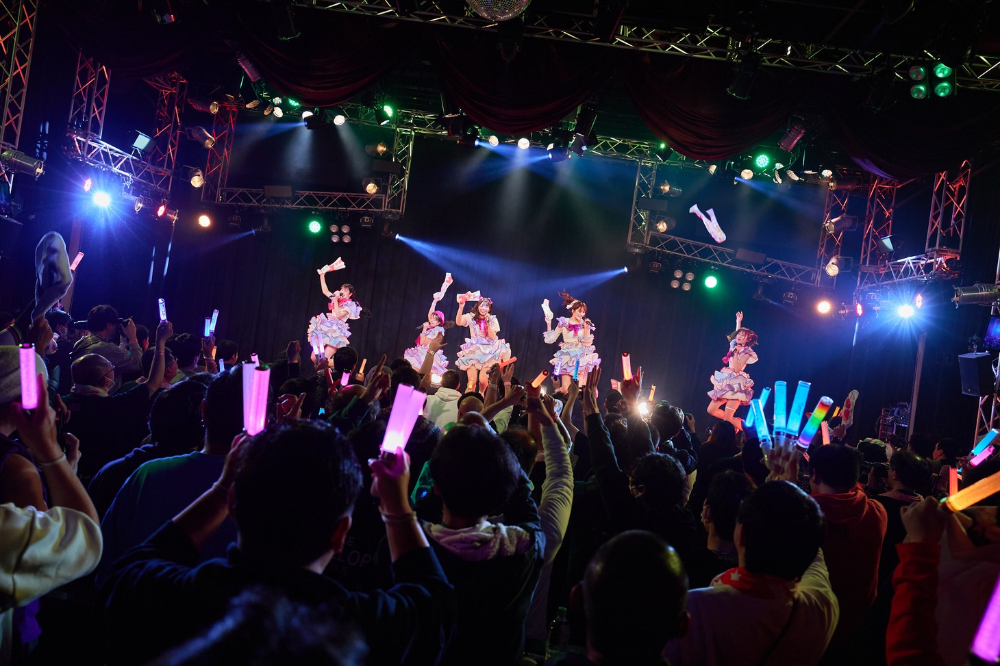 「notall新体制お披露目LIVE『Here we 5!!!!!』」の様子。