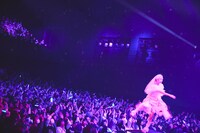 ano（撮影：鳥居洋介）