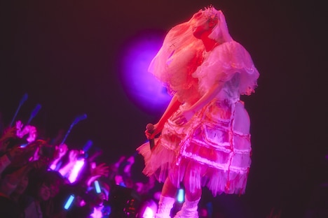 ano（撮影：鳥居洋介）