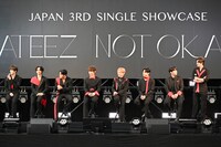 トーク中に突然立ち上がるMINGI。