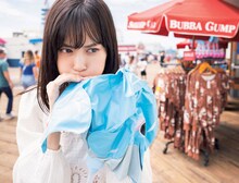 山下美月の2nd写真集「ヒロイン」より。（撮影：須江隆治[See]）