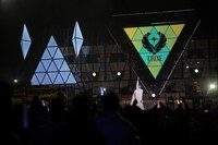 TRUEによるライブの様子。(c)オダイバ!!超次元音楽祭2024