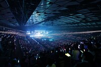 「≠ME 5th ANNIVERSARY PREMIUM CONCERT」の様子。(c)YOANI