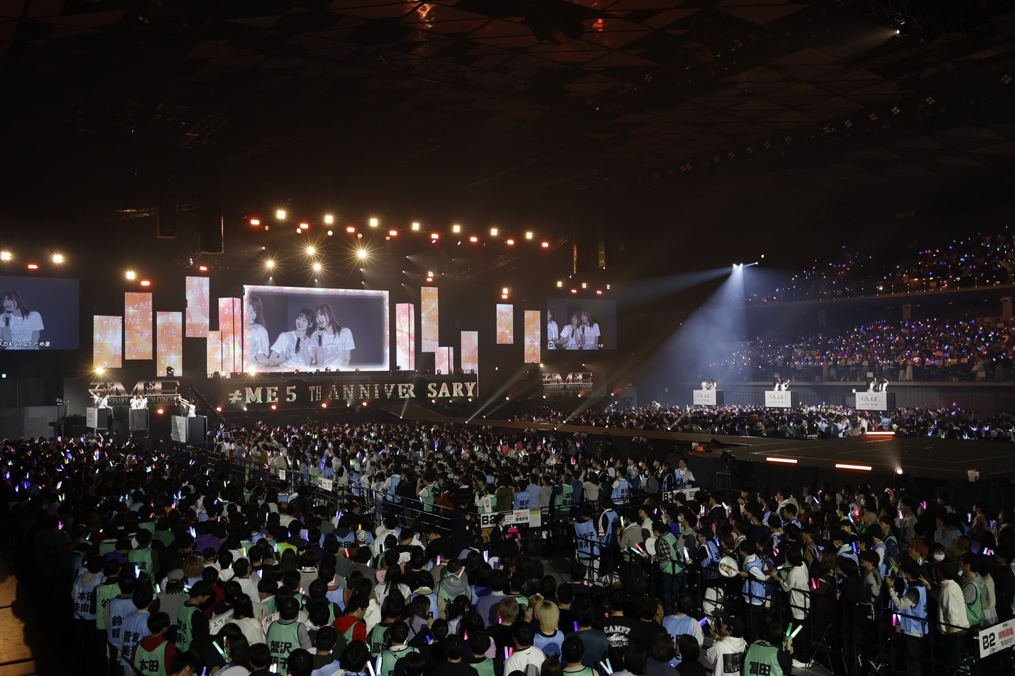 「≠ME 5th ANNIVERSARY PREMIUM CONCERT」の様子。(c)YOANI