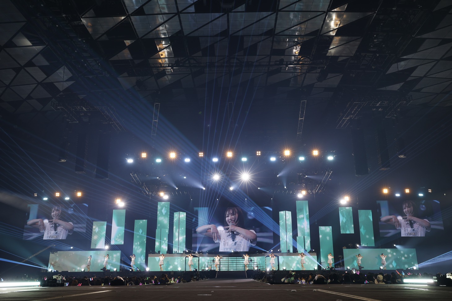 「≠ME 5th ANNIVERSARY PREMIUM CONCERT」の様子。(c)YOANI