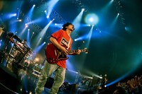 はっとり（Vo, G）（撮影：酒井ダイスケ）