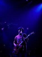 はっとり（Vo, G）（撮影：酒井ダイスケ）