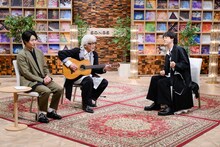 左から戸次重幸、玉置浩二、大泉洋。（写真提供：NHK）