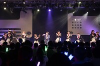 「可愛くてごめん」でコラボする高嶺のなでしこと星野一成。（Photo by MAYUMI）