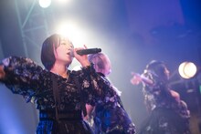 新間いずみ（fishbowl）（Photo by MAYUMI）