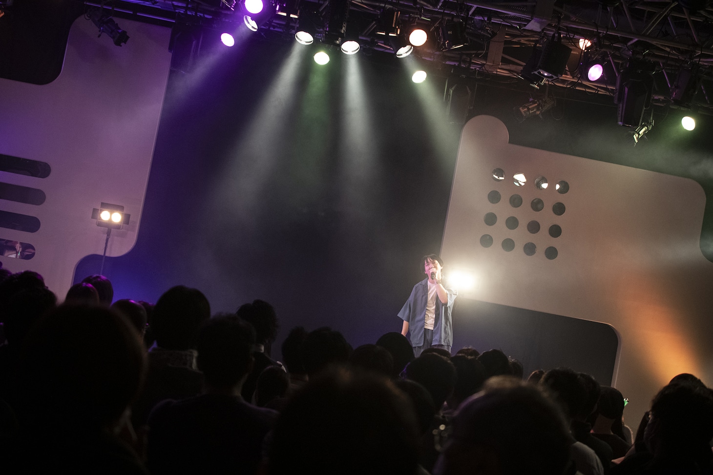星野一成によるライブの様子。（Photo by MAYUMI）
