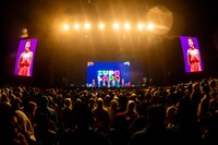 「SUPALAPA Festival 2024」初日公演よりXGのステージの様子。