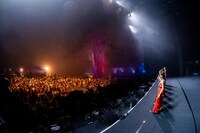 「SUPALAPA Festival 2024」初日公演よりXGのステージの様子。