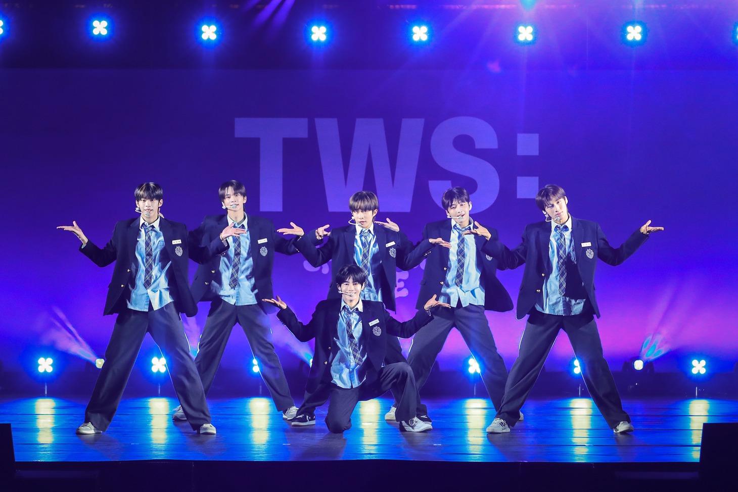 TWS (P)&(C) PLEDIS Entertainment　
