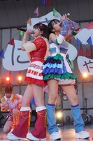 佐々木ほのかと鍛治島彩。