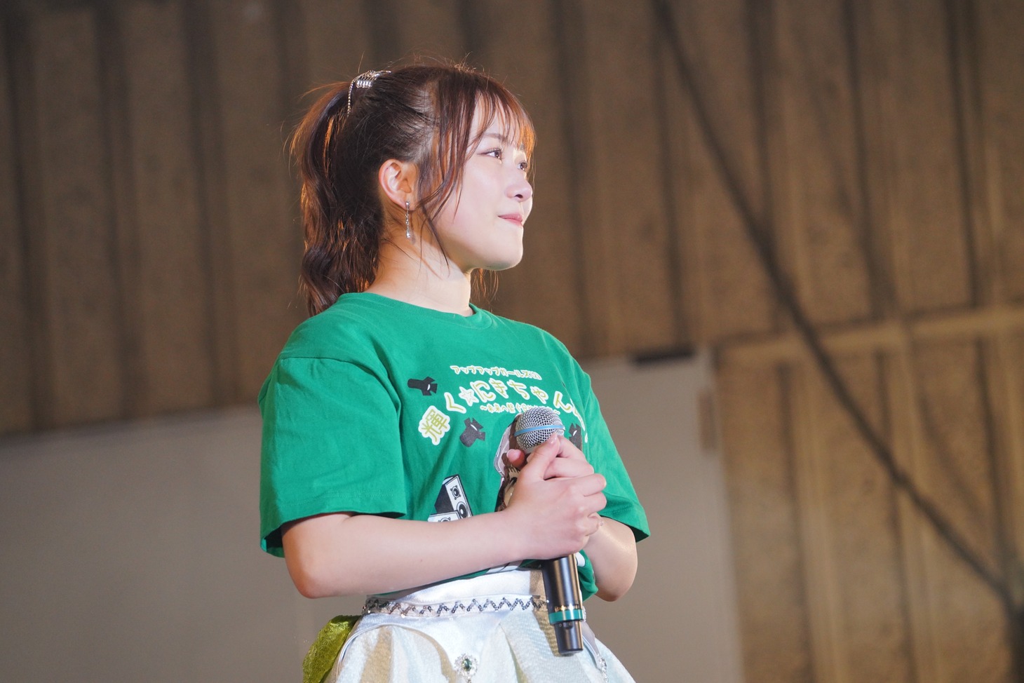 島崎友莉亜