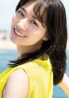人気画像8位は「山下美月、強い目力で振り向く　そして写真集のタイトルは」より、山下美月の2nd写真集「ヒロイン」セブンネット限定版の表紙。（撮影：須江隆治[See]）
