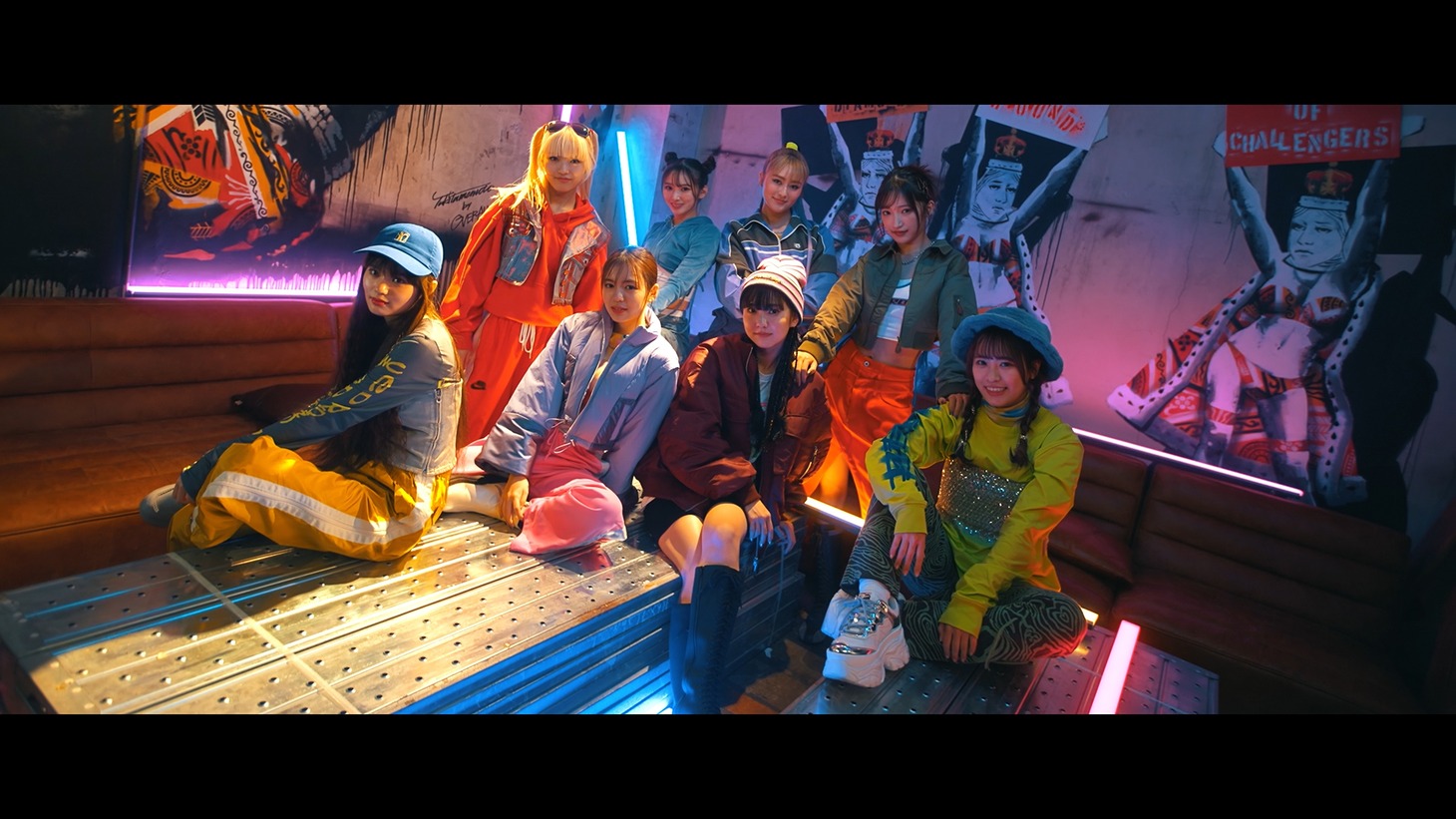 Girls2「Magic」MVより。