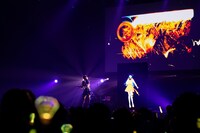 左から七海うらら、バーチャルうらら。（Photo by Yuka Ohki）