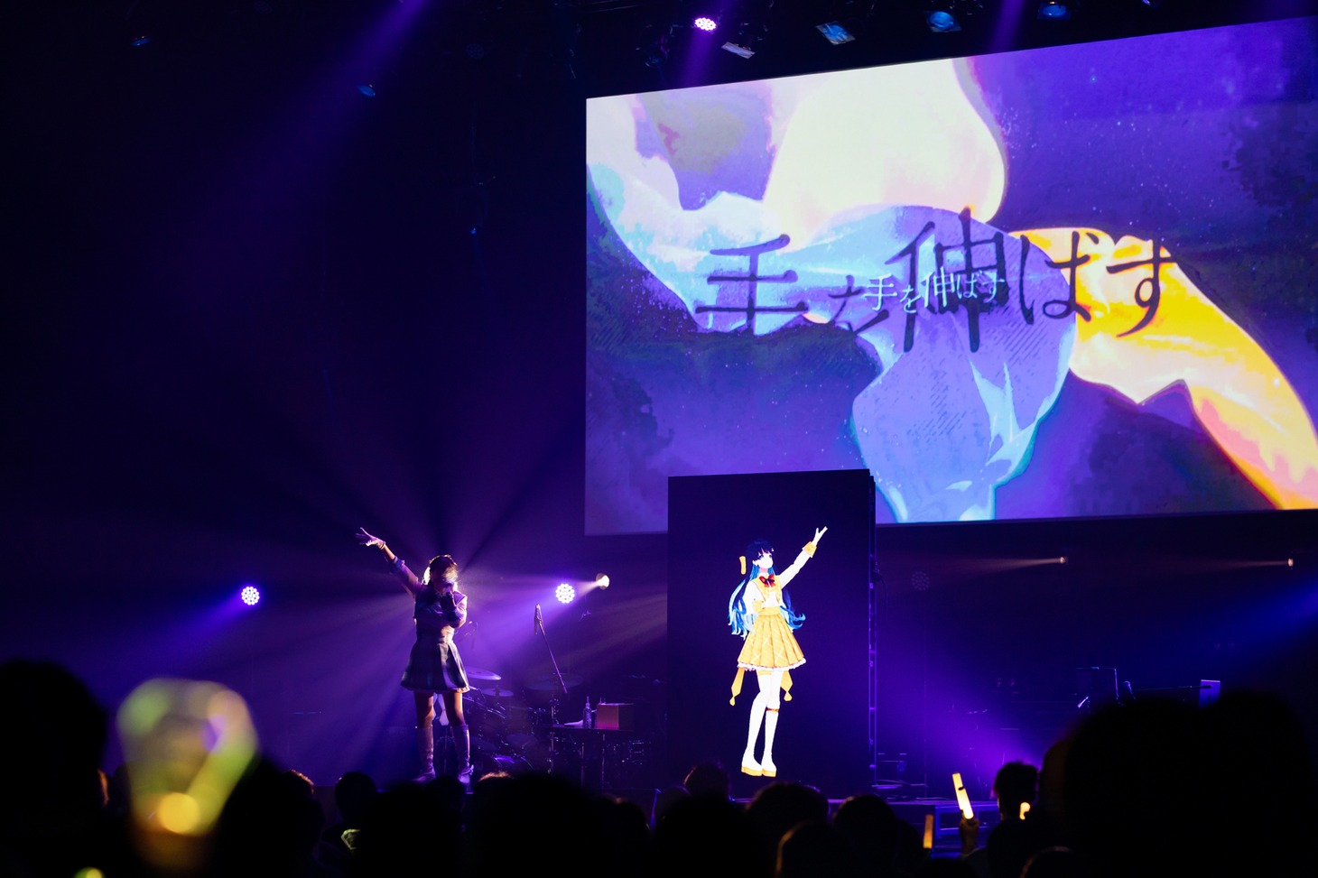 左から七海うらら、バーチャルうらら。（Photo by Yuka Ohki）