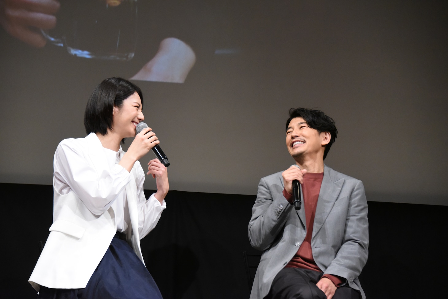松下奈緒と藤木直人。