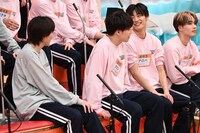 収録の合間に談笑する大倉空人（原因は自分にある。）とアロハ（超特急）。