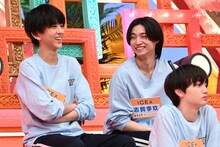 収録の合間に談笑するICExの八神遼介と志賀李玖。