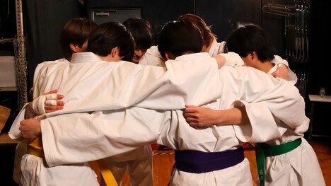 「美 少年亭」第5章より。(c)BSFUJI