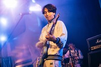 すりぃ（G / Aooo）（Photo by Kana Tarumi）