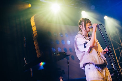 石野理子(Vo / Aooo)(Photo by Kana Tarumi)