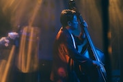 劔樹人(B / LOLOET)(Photo by Kana Tarumi)