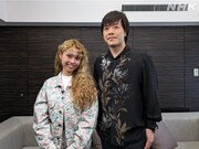 左からpeco、平野啓一郎。 (c)NHK