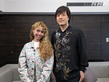 左からpeco、平野啓一郎。 (c)NHK