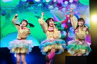 左から永松波留、夏目涼風、高梨結。