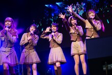 「ラフ×ラフ 1st Anniversary LIVE ～ わたしアイドルになりたい ～」の様子。