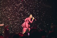 物販紹介コーナーの様子。（Photo by Yoshio Nakaiso）