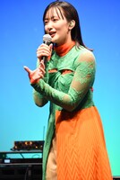 長屋晴子（Vo, G）