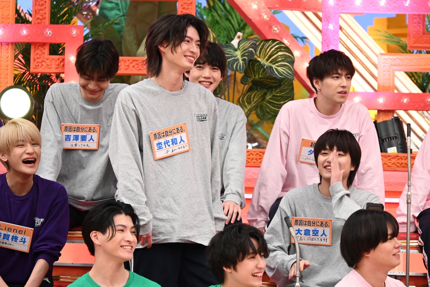 立ち上がる杢代和人（原因は自分にある。）。