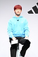 回答前に目を瞑って集中する木村柾哉。