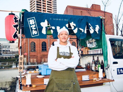 ユニコーン「アルカセ」ミュージックビデオのオフショット写真。