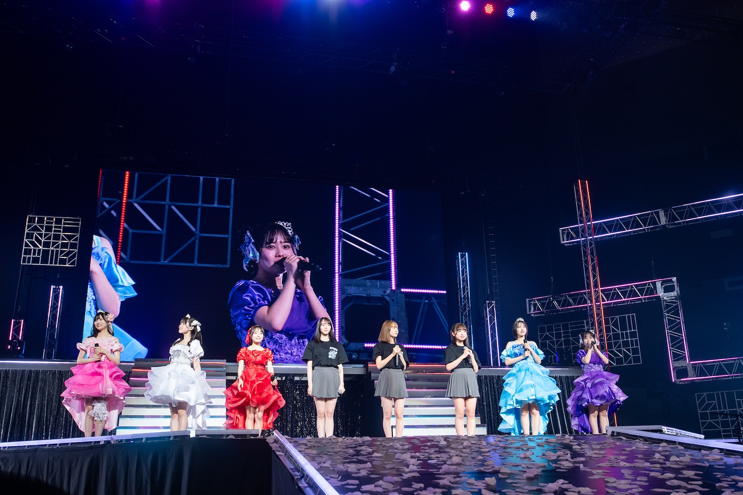 8人で日本武道館のステージに立つ#ババババンビ。