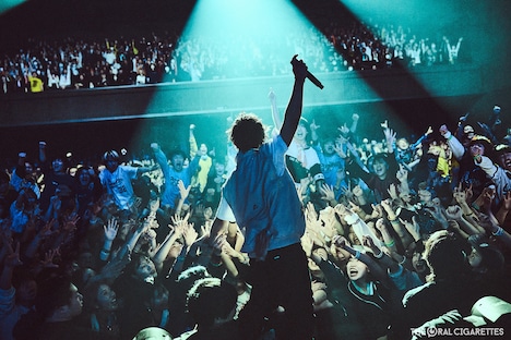 THE ORAL CIGARETTESのライブの様子。（Photo by Ryotaro Kawashima）