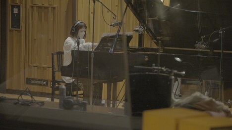 「Music Proof~Tempalay~」より、AAAMYYY(Syn, Cho)。