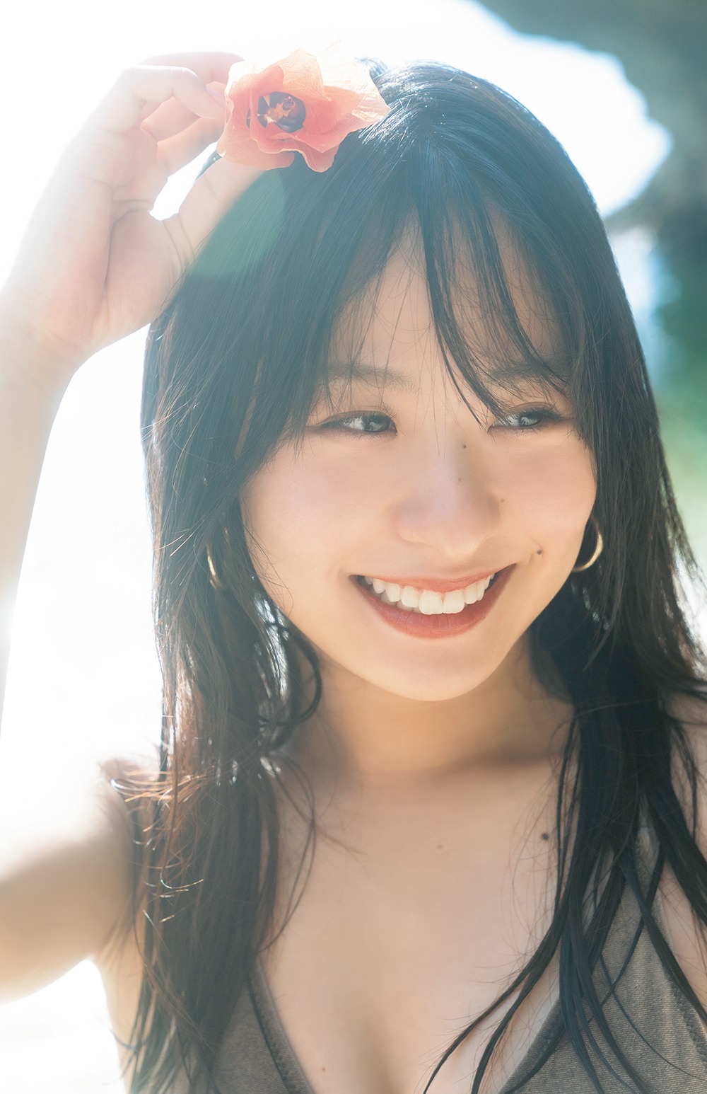 石山咲良（Juice=Juice）の1st写真集「咲良」より。