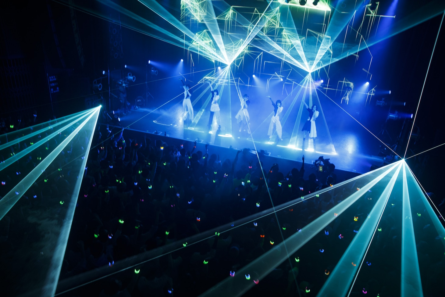 ExWHYZ（Photo by sotobayashi kenta）