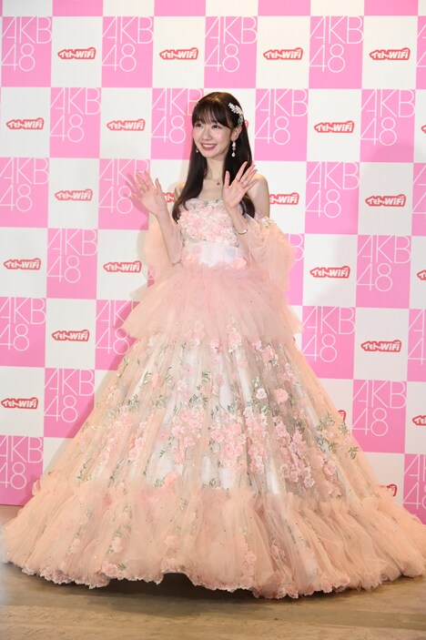 柏木由紀。卒業ドレスのデザインは「私が好きなもの、可愛いと思ってるものをわかってくださってる」という茅野しのぶ（オサレカンパニー）にお任せしたとのこと。